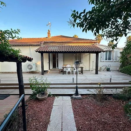 Charmante Vila